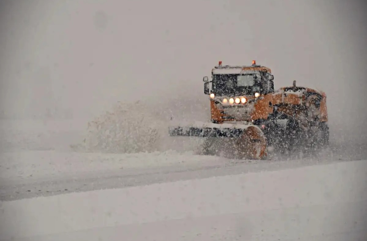 To clear important routes, BRO conducts snow clearance operations