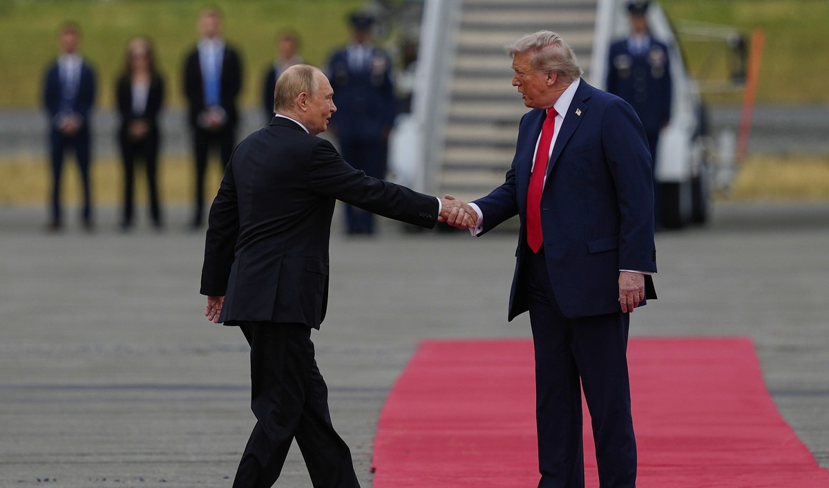 Oil Steadies As Traders Position For Trump-Putin Talk Outcomes