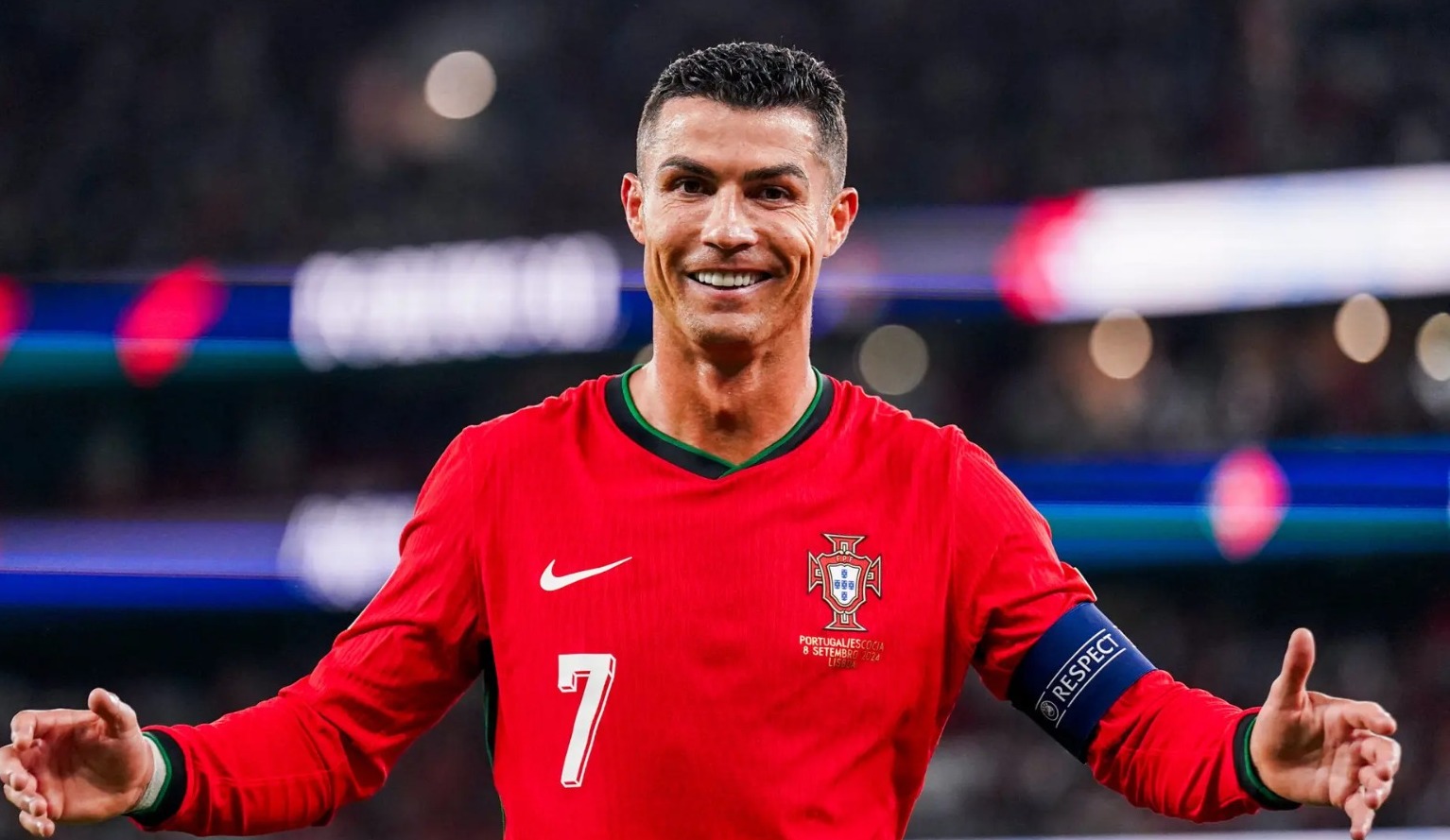 Ronaldo reaches 950-goal mark, keeps rivalry with Messi alive